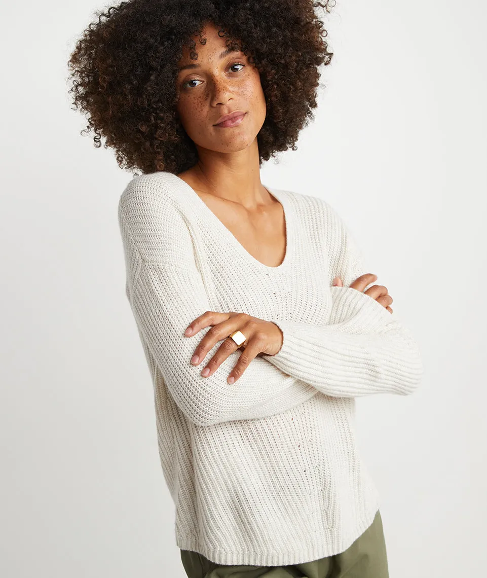 Elisa Pullover in Winter White Heather