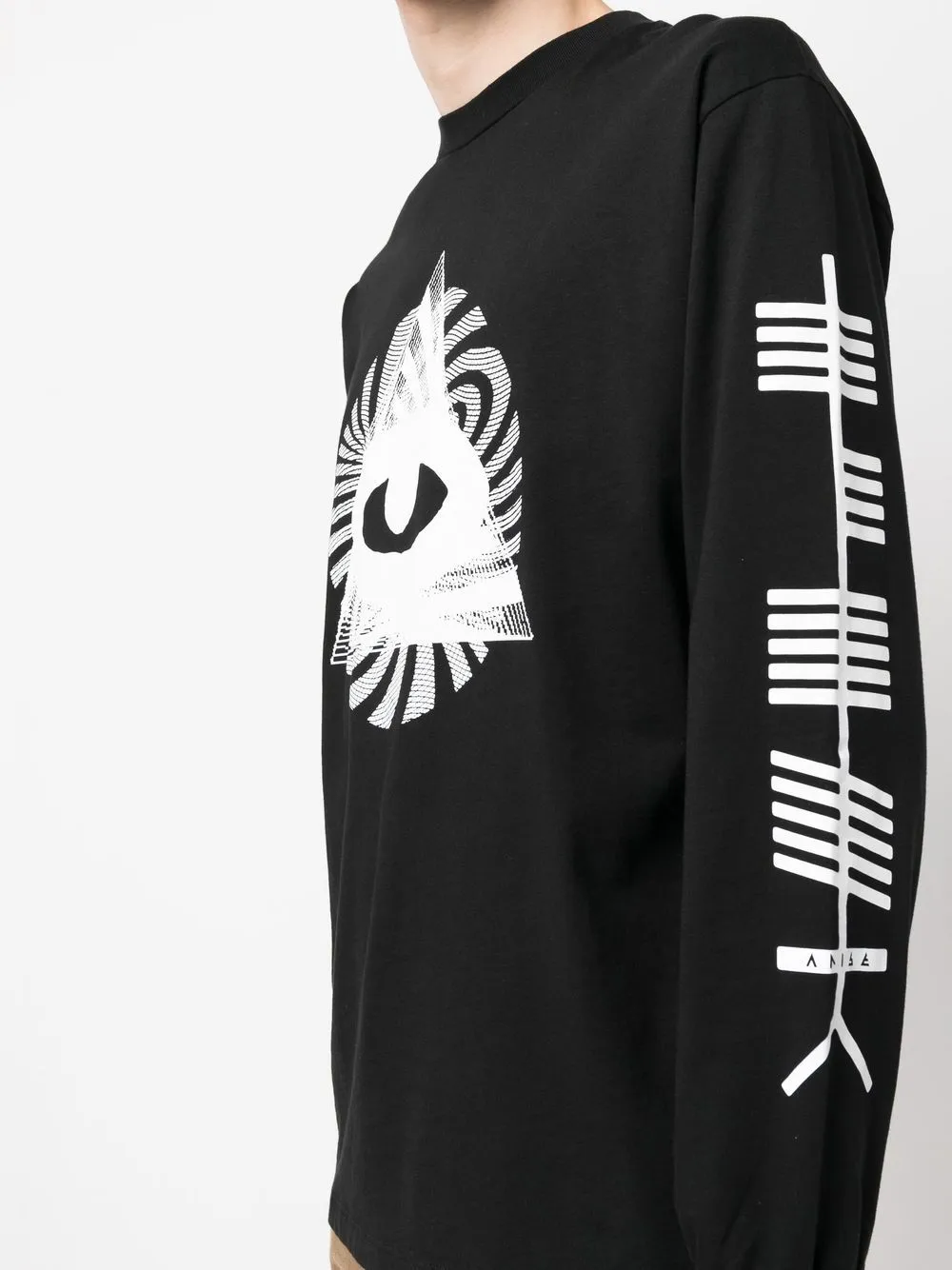 GRAPHIC-PRINT LONG-SLEEVE T-SHIRT