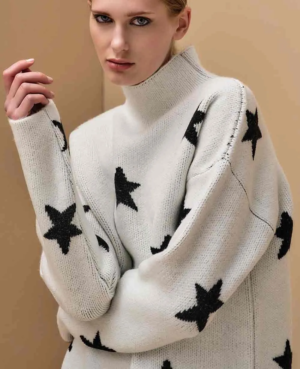 OVERSIZED LONG PULLOVER "STARS"